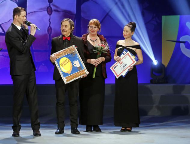 Pro hlavní festivalovou cenu si do Pardubic přijeli režisér vítězné komedie Martin Černý, herec Ladislav Dušek, ředitelka Divadla F. X. Šaldy Jarmila Levko a herečka Jana Stránská.